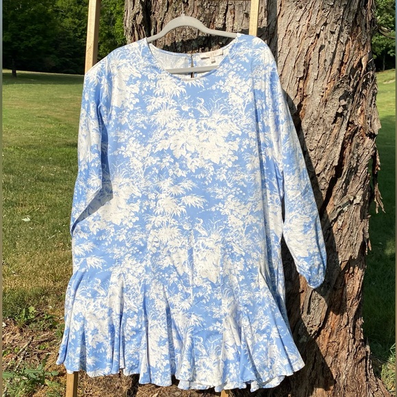 WAYF DRESS - Plus Size Fits up to 26/28! Blue & White Toile Linen Flowy Ruffles - Picture 1 of 7